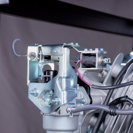 Бензиновый генератор с электростартером и коннектором автоматики FUBAG BS 7500 A ES в Санкт-Петербурге фото